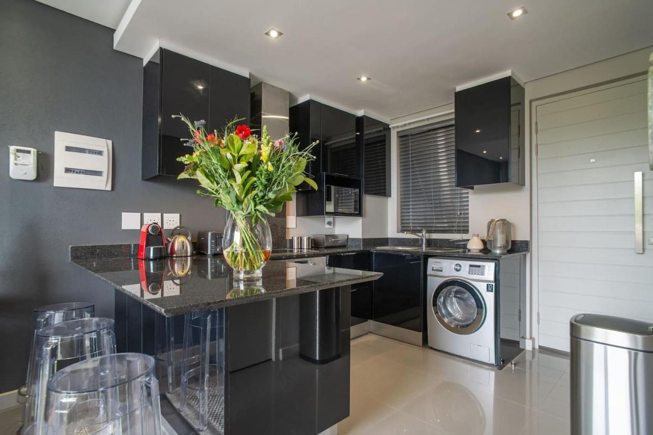 Lux Andringa Walk Apartments Стелленбос Экстерьер фото