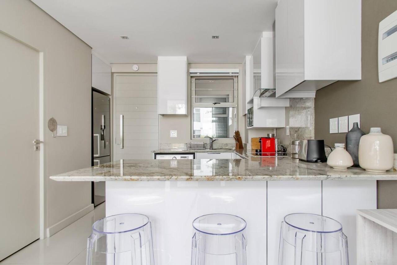 Lux Andringa Walk Apartments Стелленбос Экстерьер фото