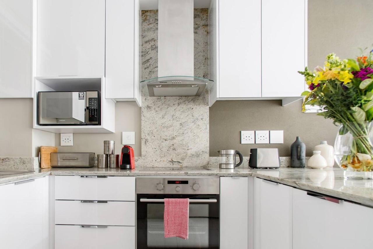 Lux Andringa Walk Apartments Стелленбос Экстерьер фото